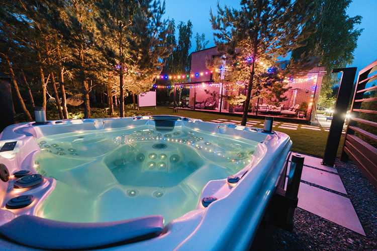 Hot Tubs in Barrie & Midhurst