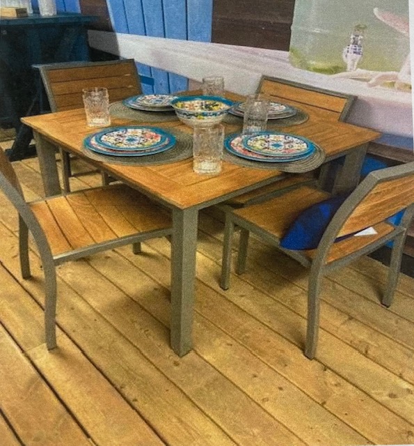 3 Birds Soho Dining Set